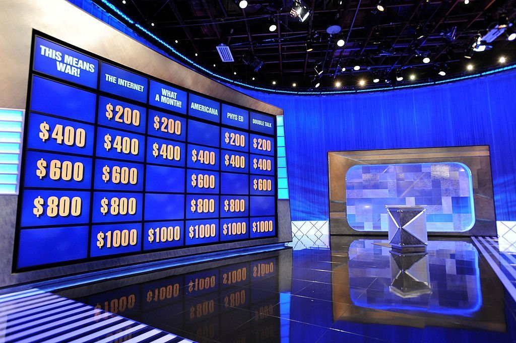 A general view of the "Jeopardy!" set in Culver City, California on April 17, 2010 | Photo: Getty Images