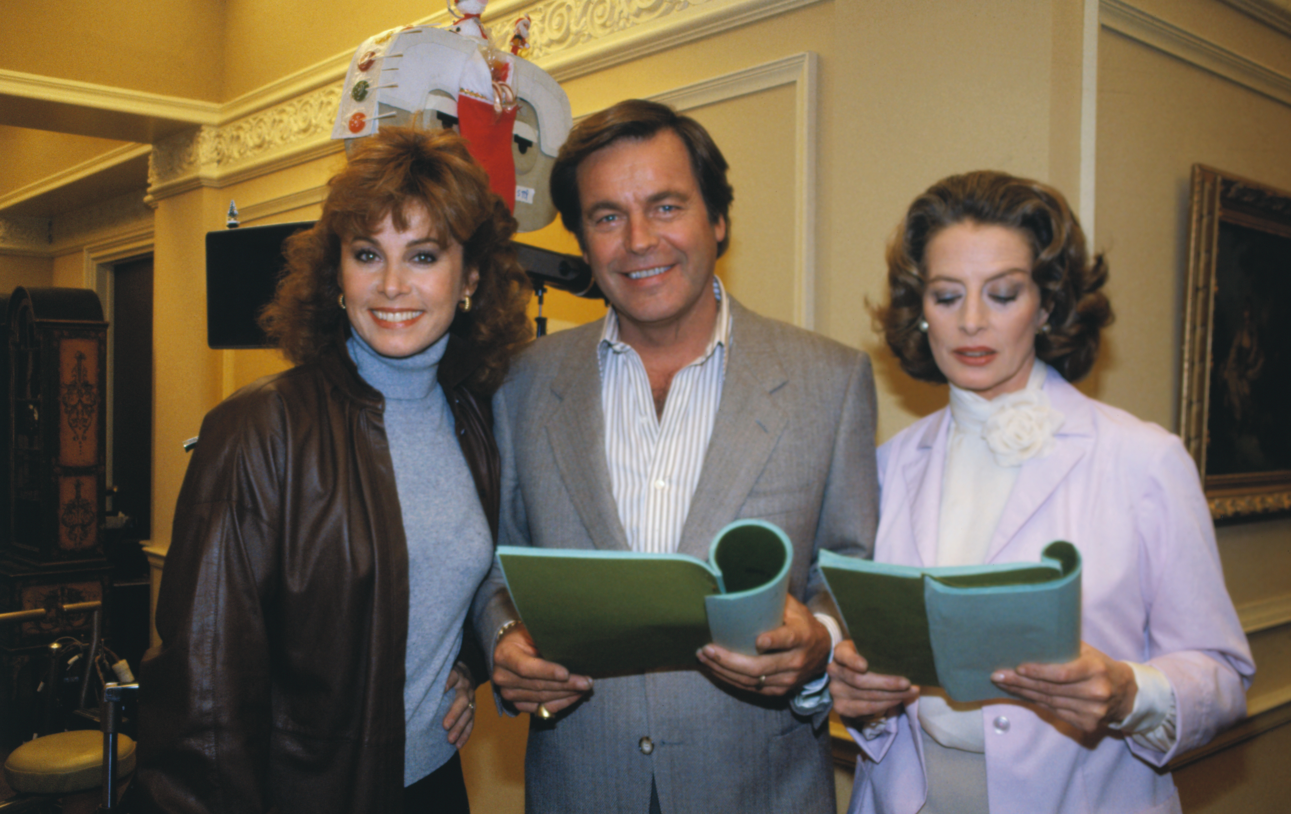 Stefanie Powers, Robert Wagner, and Capucine, a guest star on "Hart to Hart" | Source: Getty Images