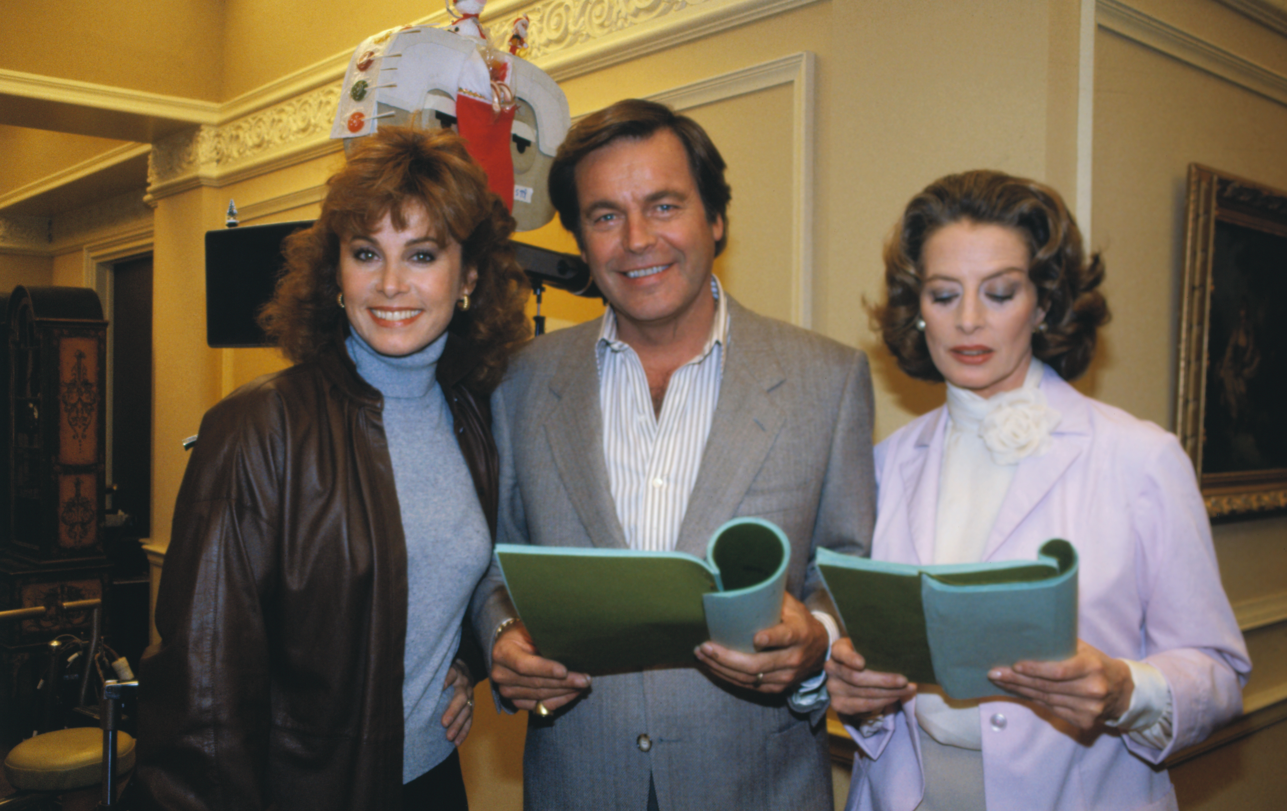 Stefanie Powers, Robert Wagner, and Capucine, a guest star on 