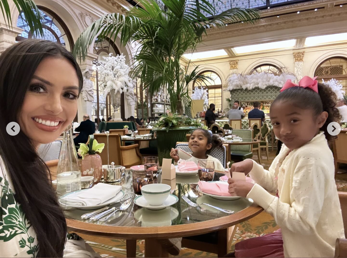 Vanessa, Bianka, and Capri Bryant dining out, dated May 2024 | Source: Instagram/VanessaBryant