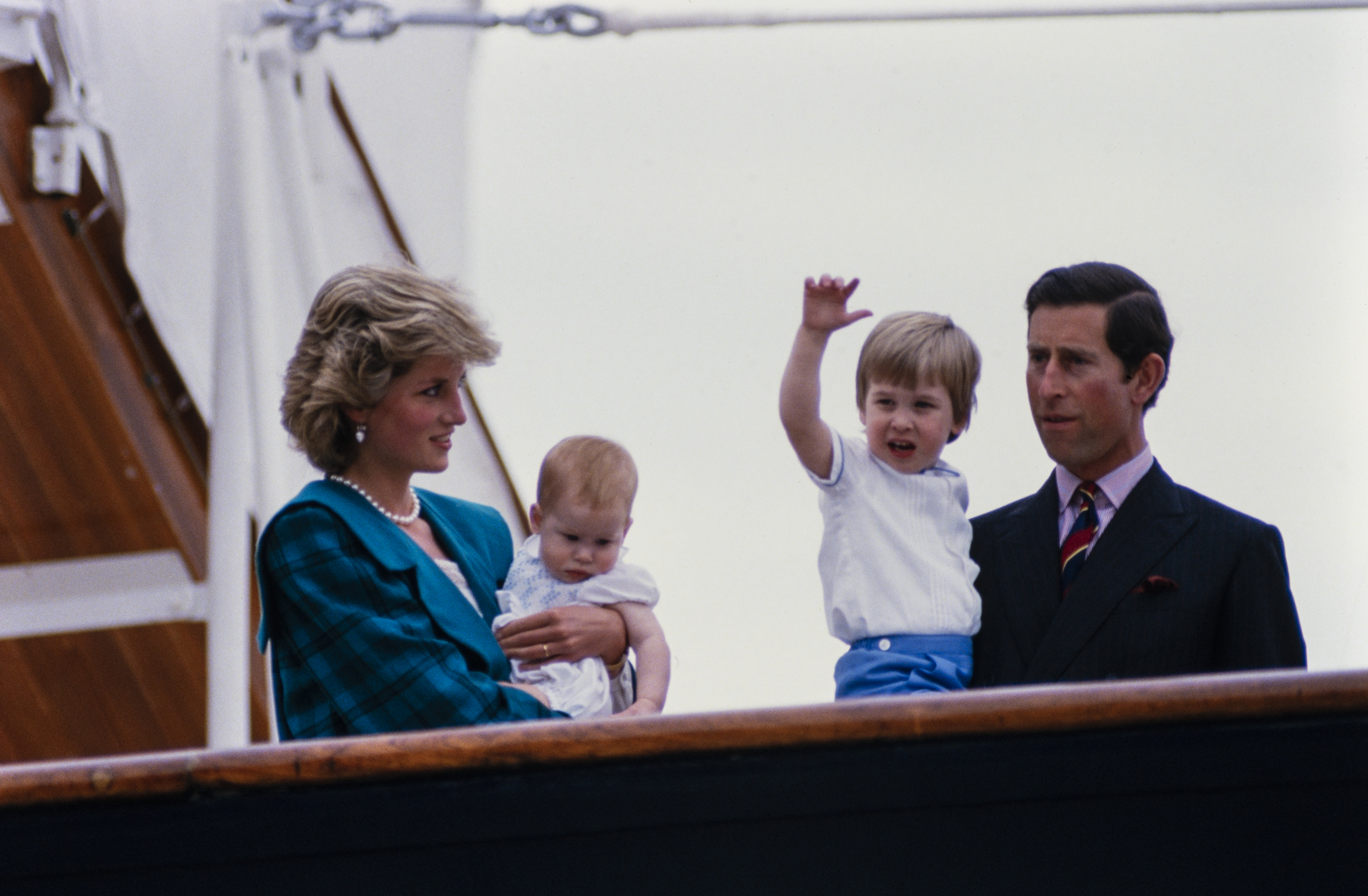 Diana Princess of Wales and Charles Prince of Wales hold Prince Harry and Prince William on May 5, 1985 in Venice, Italy | Source: Getty Images