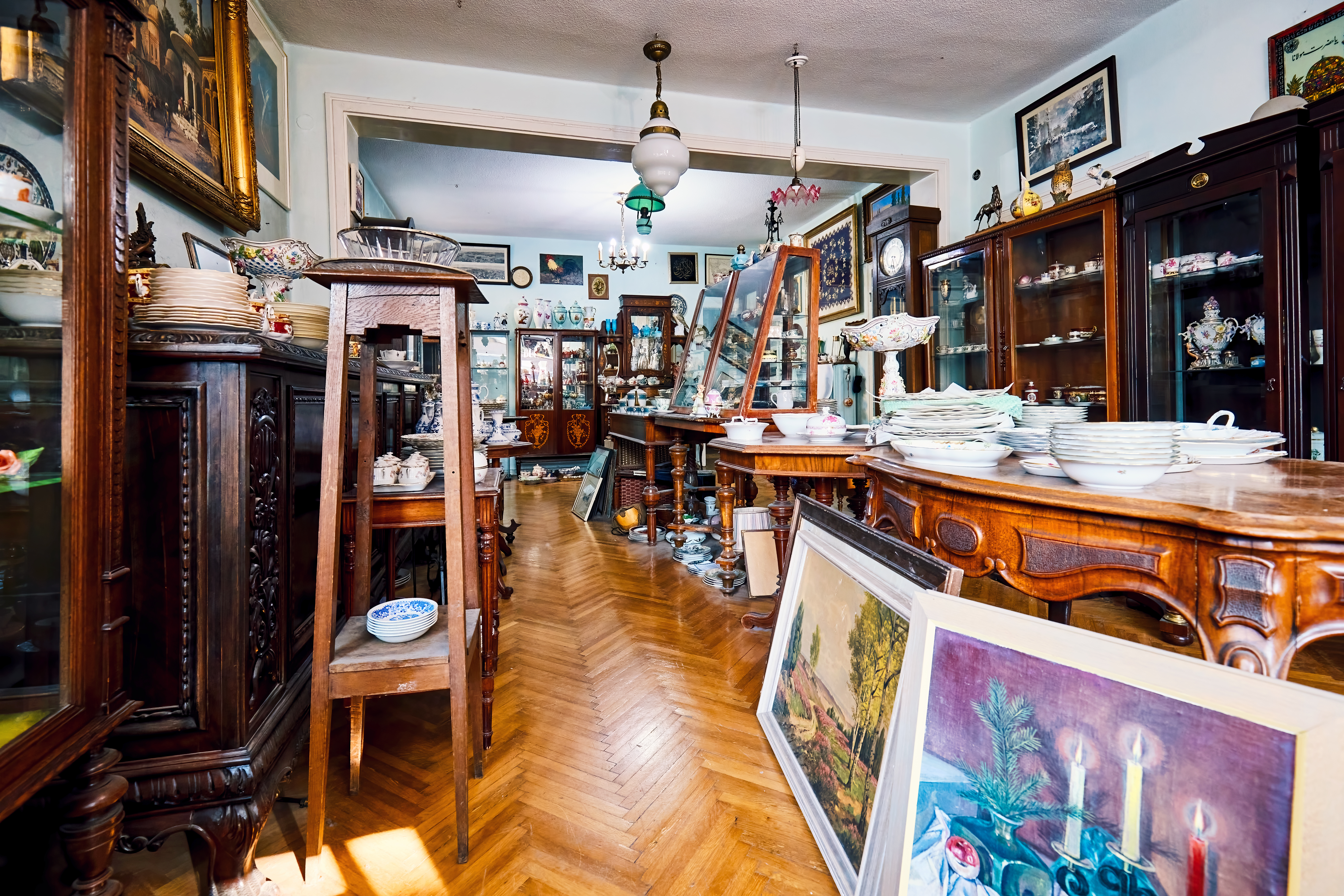 An old antique store | Source: Shutterstock.com