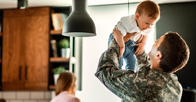 The man was happy to see his son when he returned home after serving in the armed forces. | Photo: Shutterstock