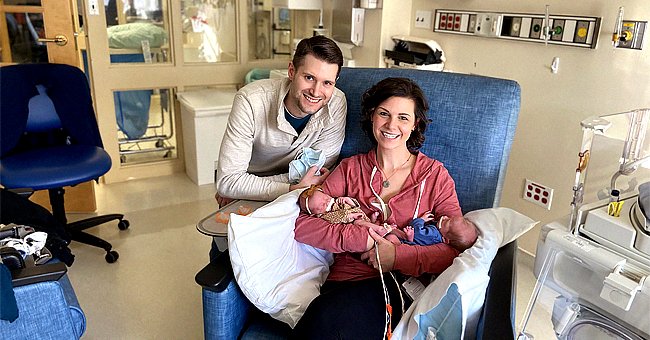 Tammy and Jordan Myers pictured with their twin babies. | Photo: facebook.com/tgath