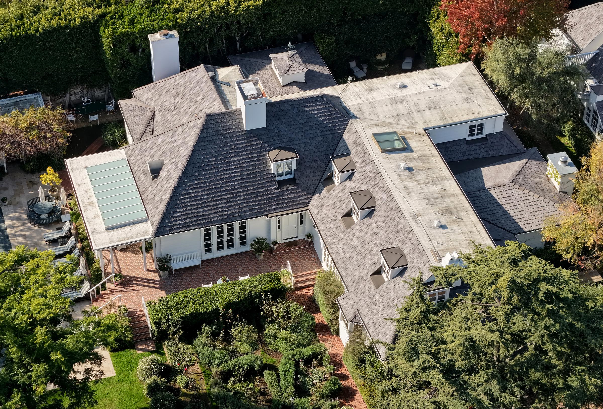 An aerial view of director Rob Reiner's home on 15 December 2025 in Brentwood, California. | Source: Getty Images