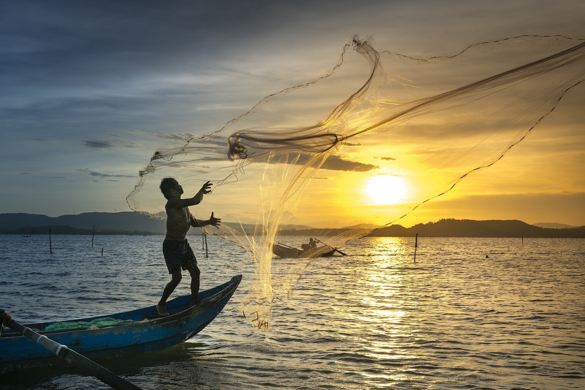 Un homme qui pêche. | Photo : Pixabay