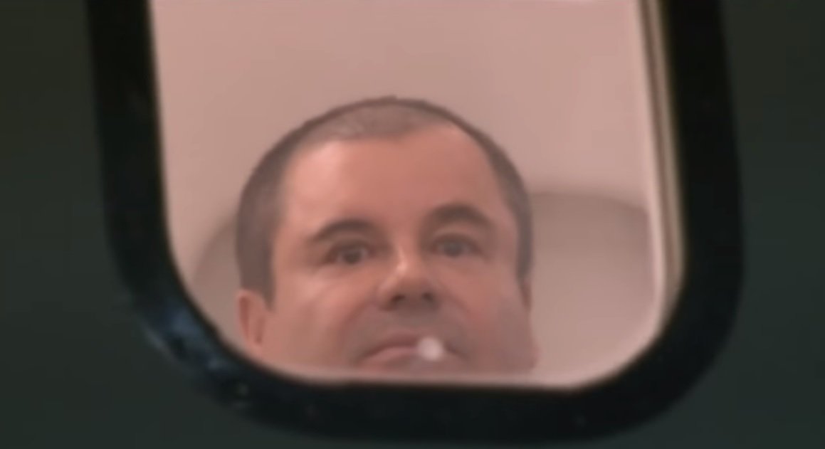 "El Chapo" en el avión donde fue trasladado a EE.UU.| Imagen tomada de: YouTube/Noticias Telemundo "El Chapo" en el avión donde fue trasladado a EE.UU.| Imagen tomada de: YouTube/Noticias Telemundo