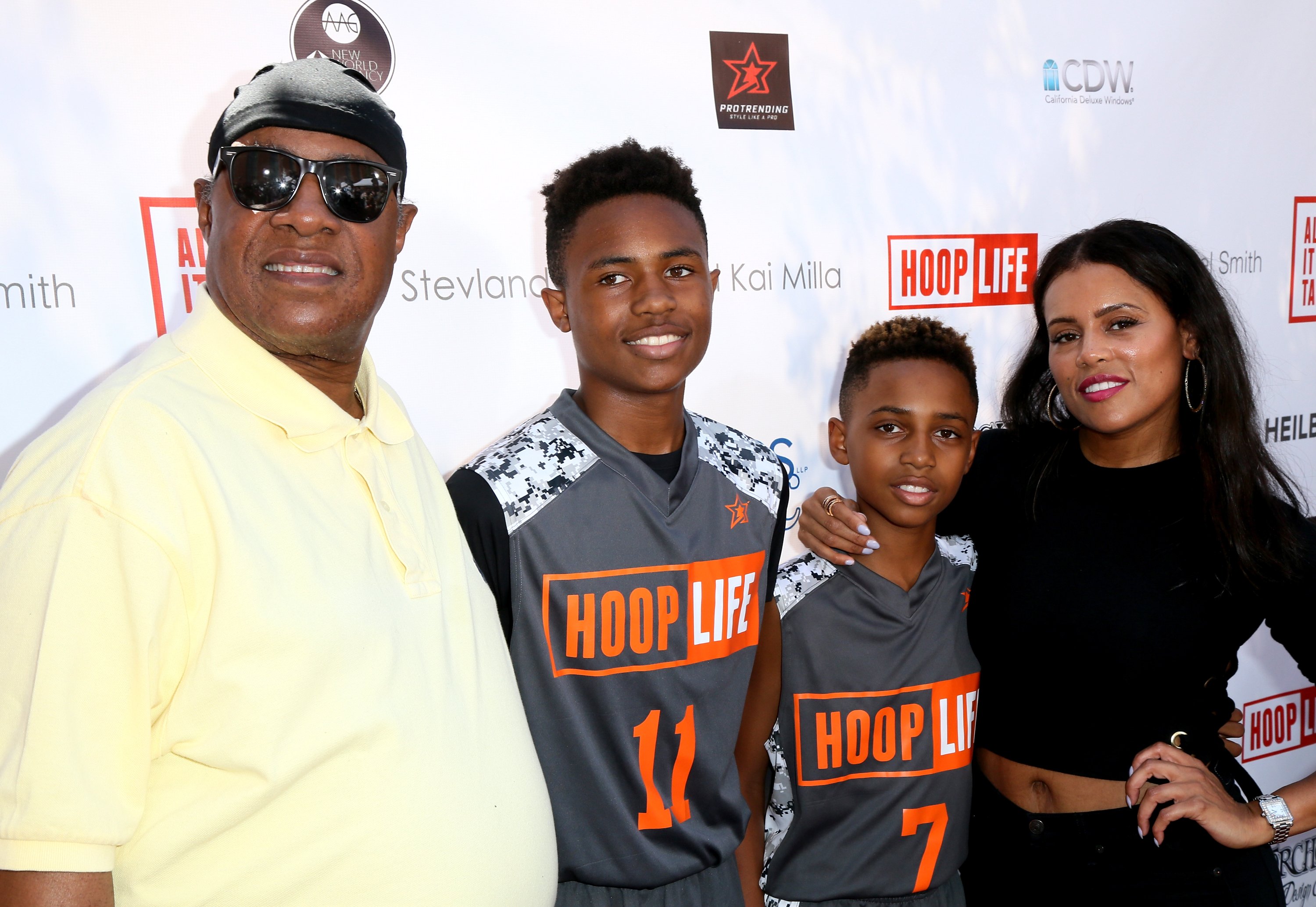 Stevie Wonder, Kailand Morris, Mandla Morris, and Kai Millard at the 4th Annual Kailand Obasi Hoop-Life Fundraiser at USC Galen Center in Los Angeles, California on August 28, 2016 | Source: Getty Images