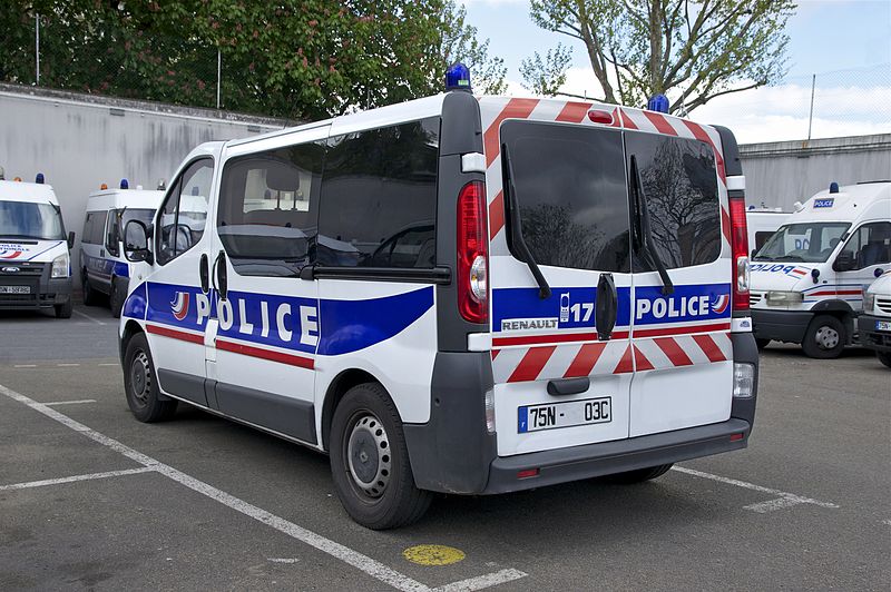 Voiture de Police Renault | Wikimedia Commons Voiture de Police Renault | Wikimedia Commons