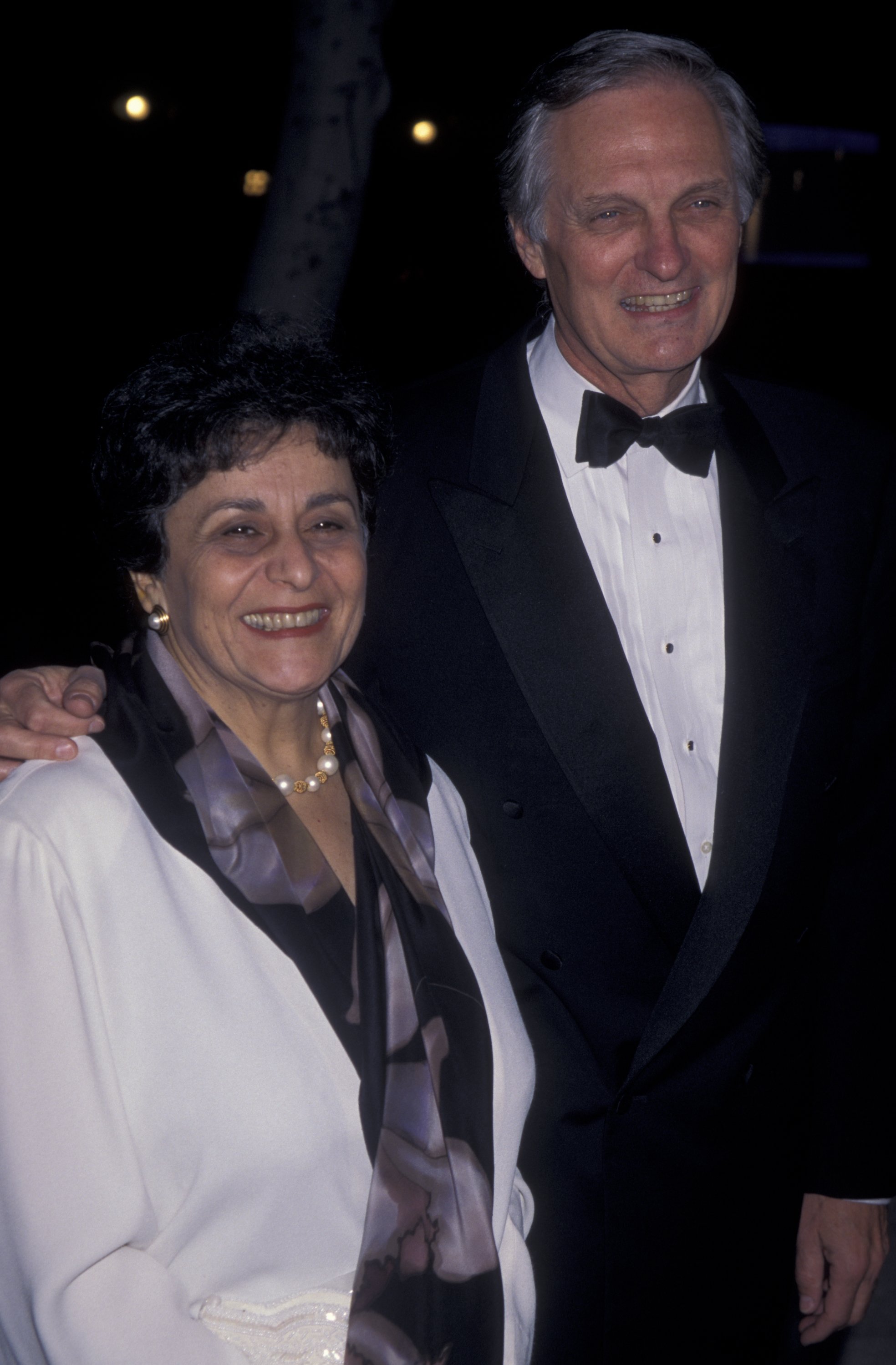 Alan Alda and Arlene Weiss attend Museum of Television and Radio Gala on March 17, 1996 in Beverly Hills, California | Source: Getty Images