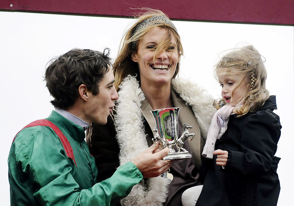Christophe Soumillon avec sa fille et sa femme Sophie Thalmann. | Source : Getty Images