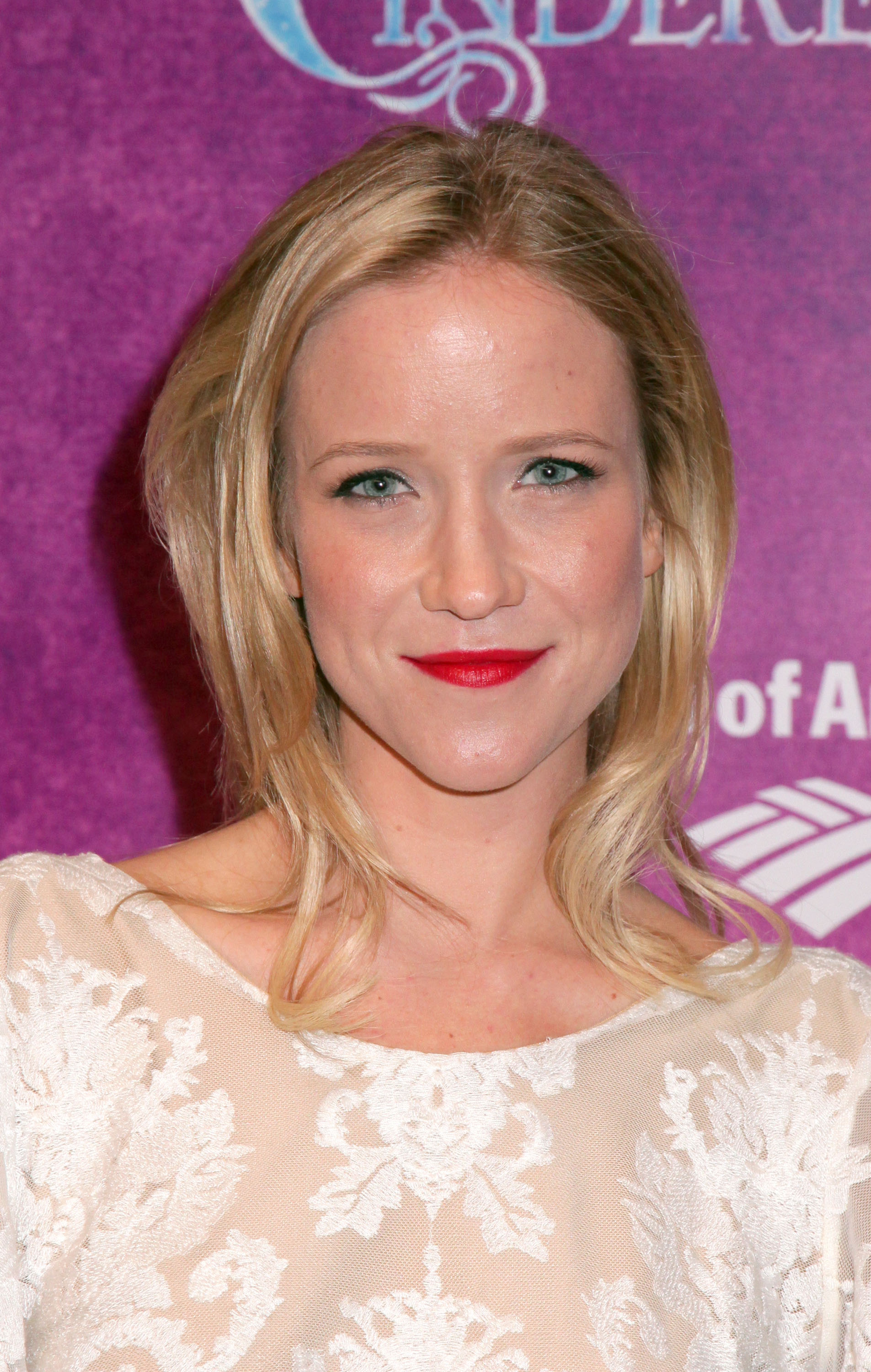 Actress JessySchram at Ahmanson Theatre on March 18, 2015 in Los Angeles, California. | Source: Getty Images