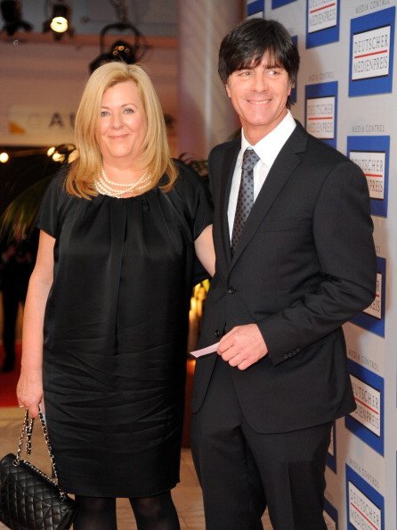 Joachim und Daniela Löw, Baden-Baden, 2011 | Quelle: Getty Images