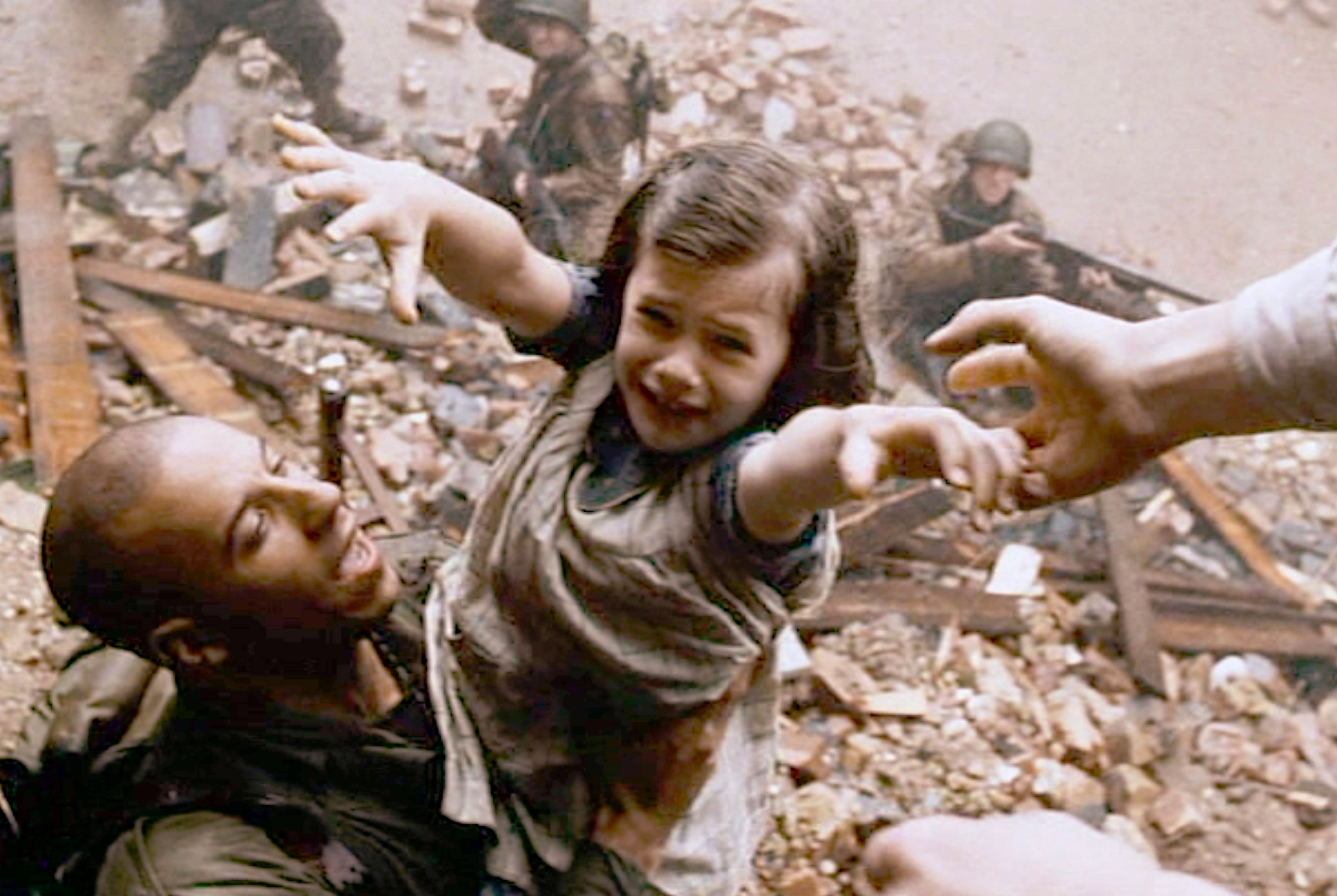 Vin Diesel and Anna Maguire on the movie "Saving Private Ryan" in July 1998. | Source: Getty Images