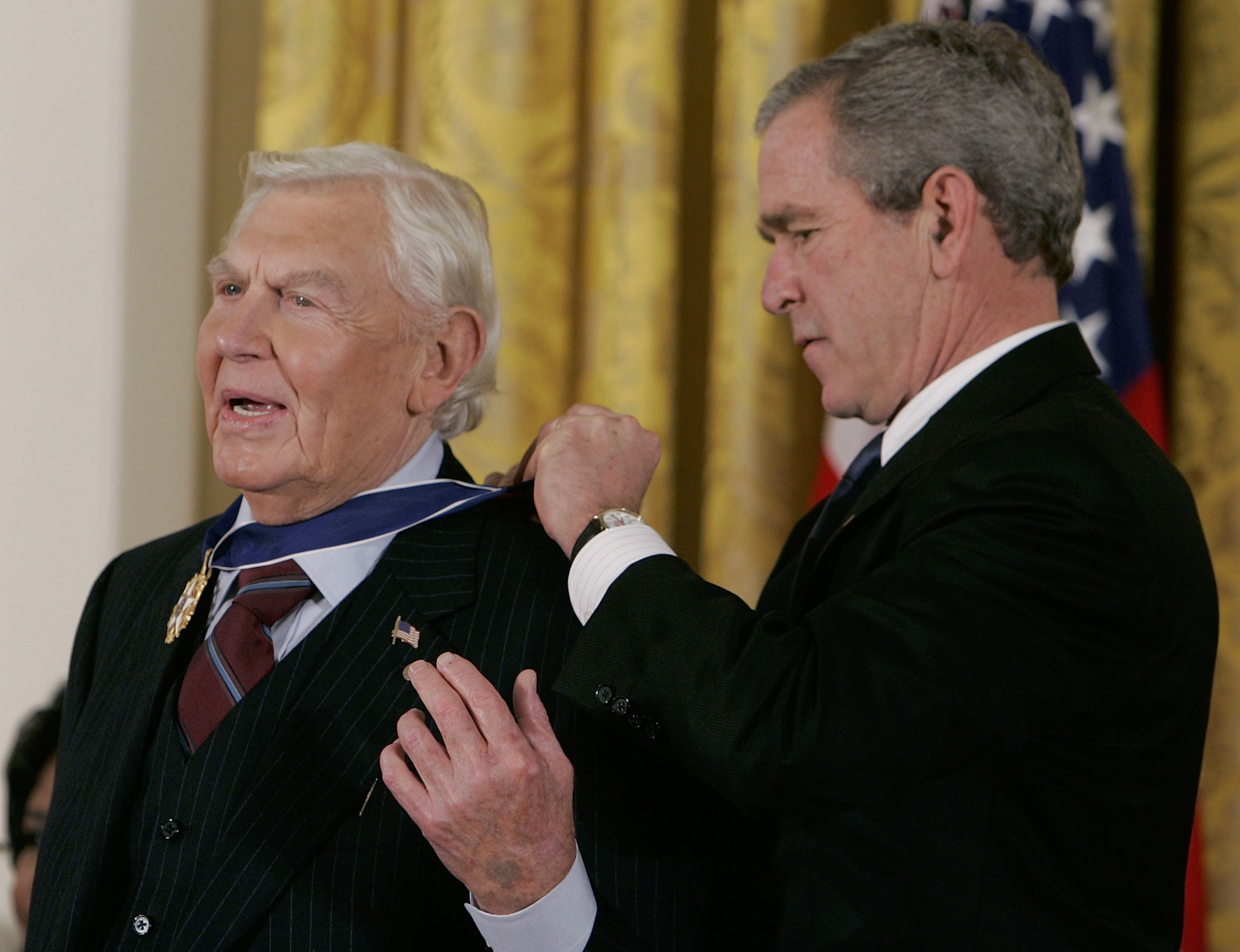 Andy Griffith recieves the Medal of Freedom from the then U.S. President George W. Bush. | Source: Getty Images