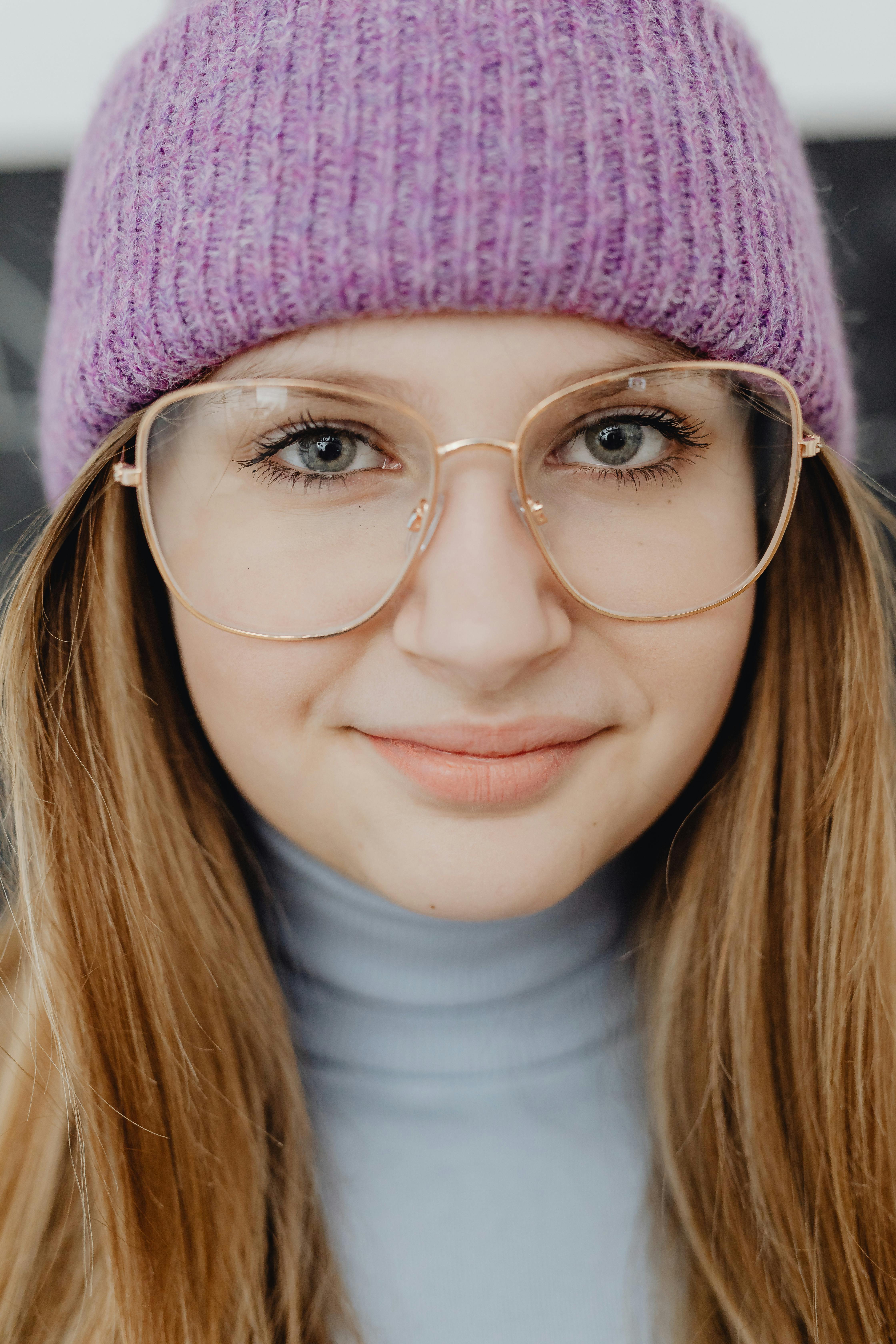 A smiling teen girl | Source: Pexels