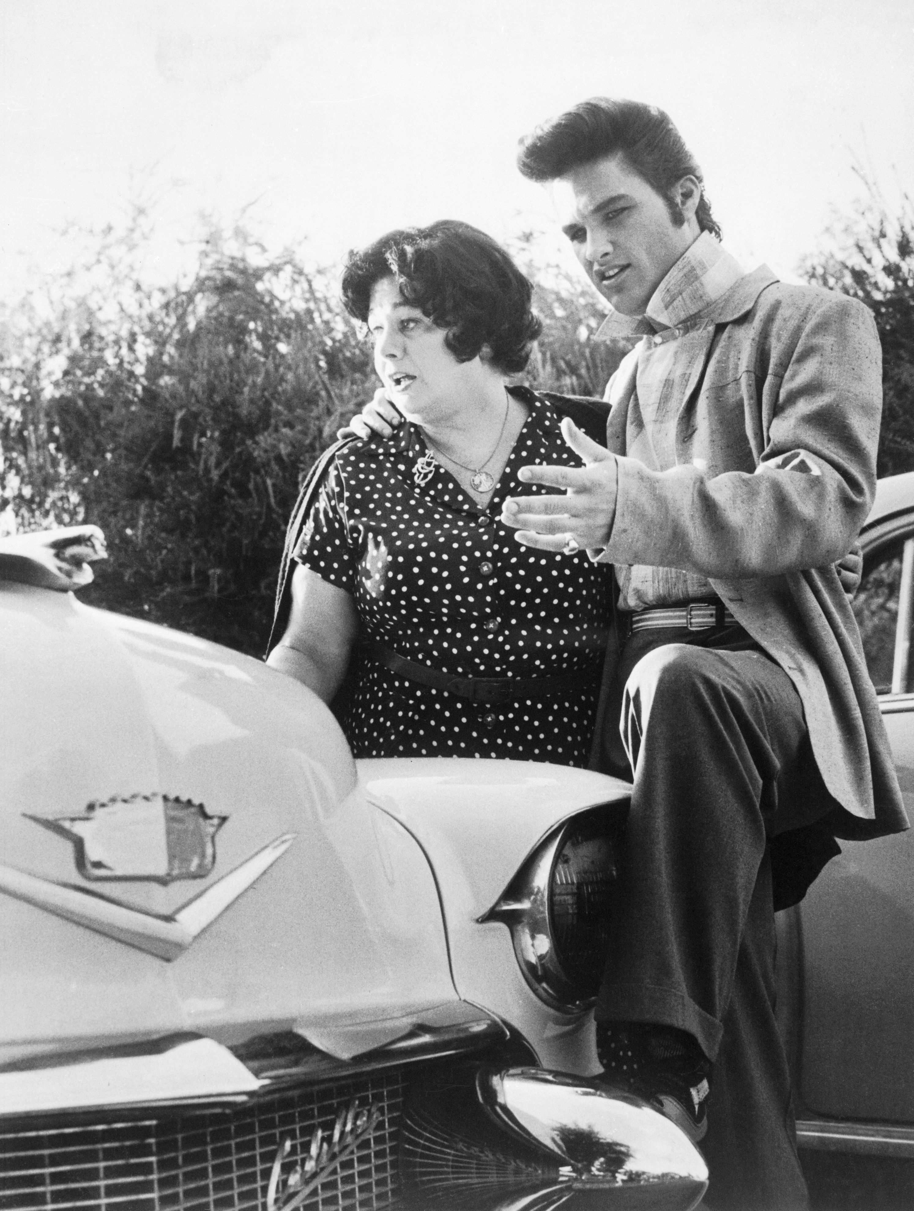 Gladys Presley, played by Shelly Winters and son Elvis played Kurt Russell in the movie Elvis in 1979 | Source: Getty Images