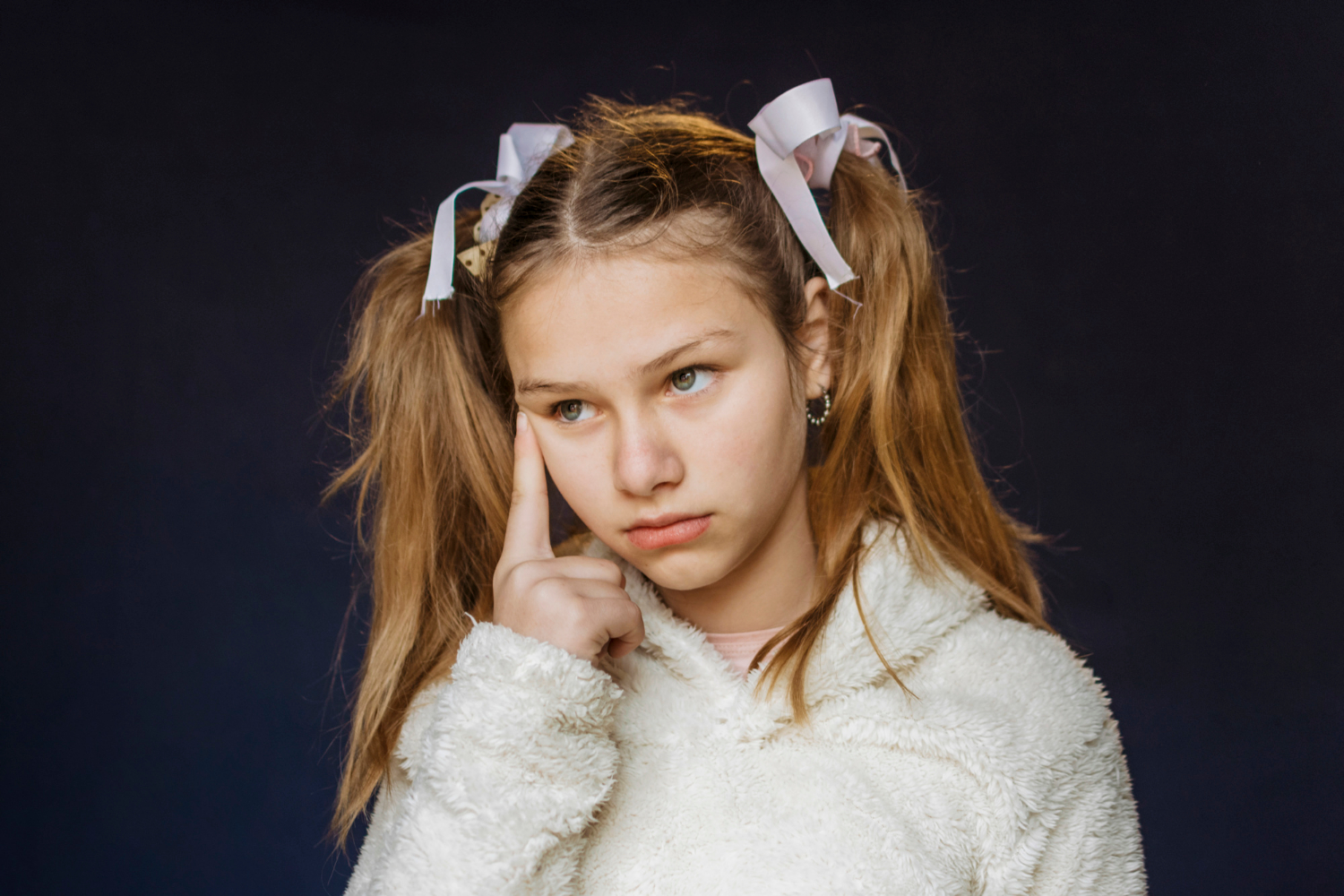 A sad girl | Source: Freepik
