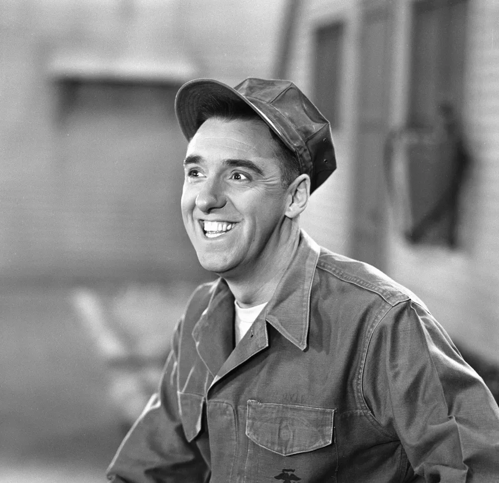 Jim Nabors smiles while filming "Gomer Pyle, USMC" on September 30, 1964 | Source: Getty Images