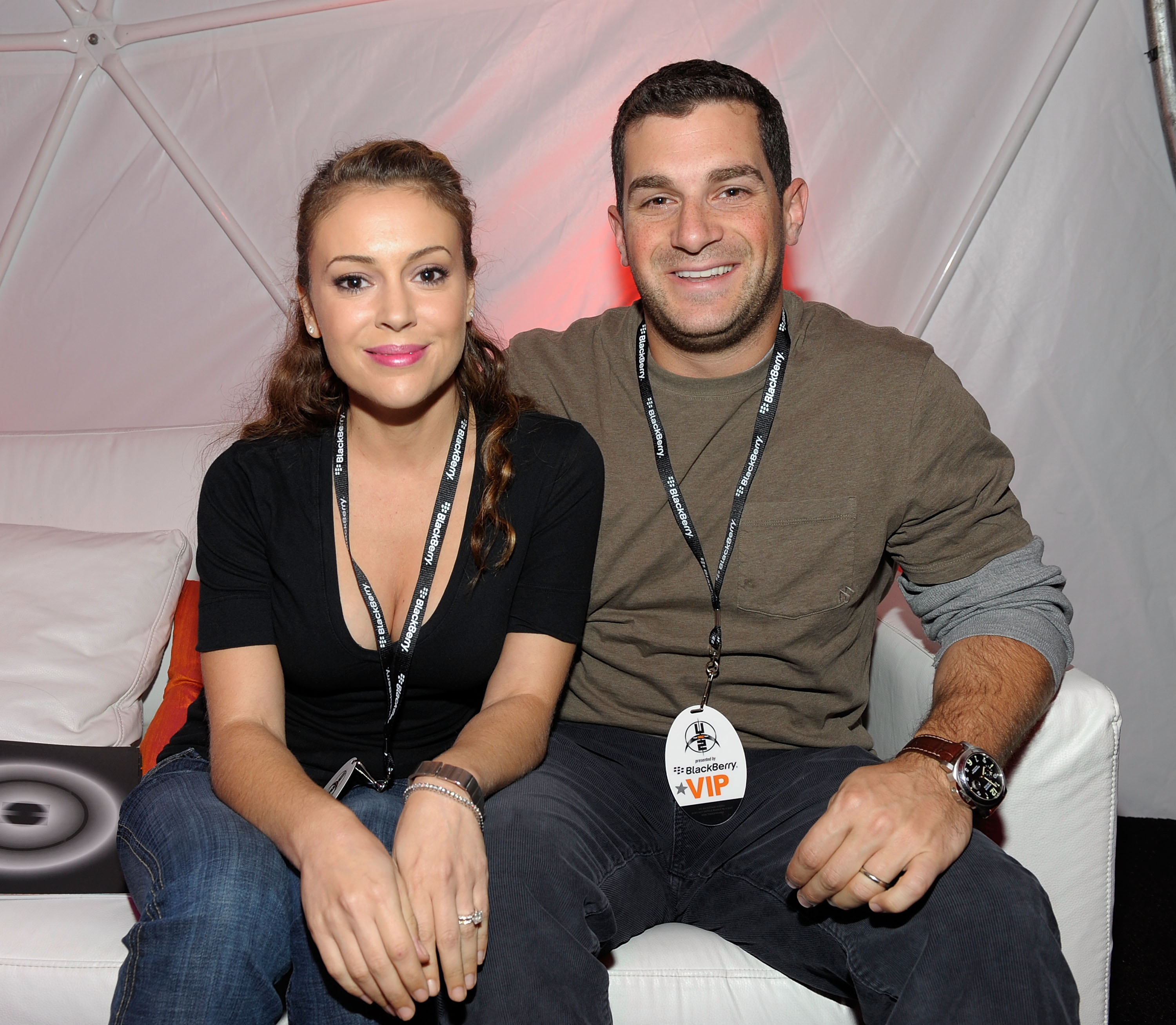 Alyssa Milano and David Bugliari at the BlackBerry VIP Hospitality Lounge at the U2 Concert on October 25, 2009 at the Rose Bowl in Pasadena, California | Source: Getty Images
