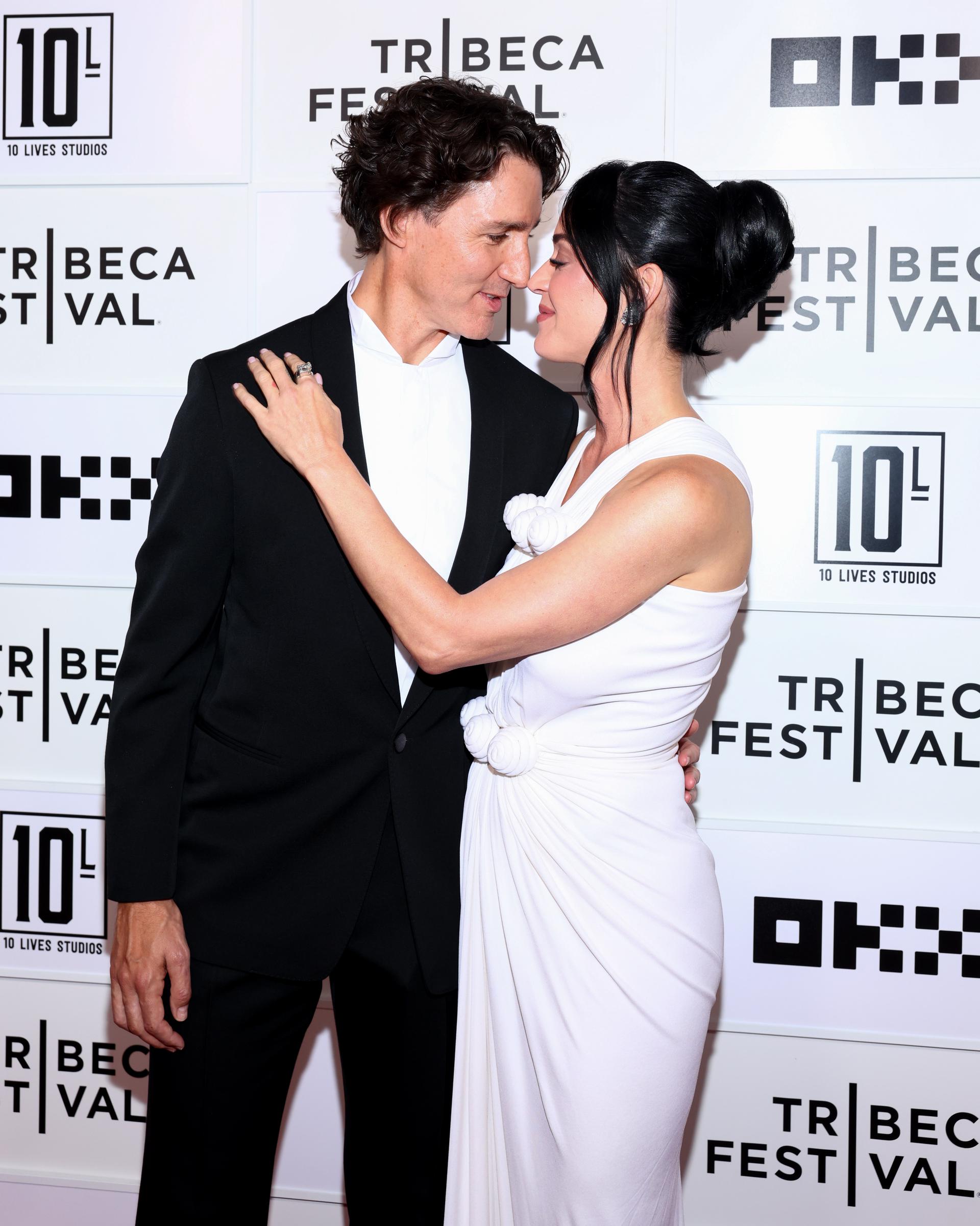 Red carpet debut, relationship hard launch. Katy Perry and Justin Trudeau didn't shy away from showing their chemistry as they posed together for photographers at the Tribeca Festival premiere. | Source: Getty Images