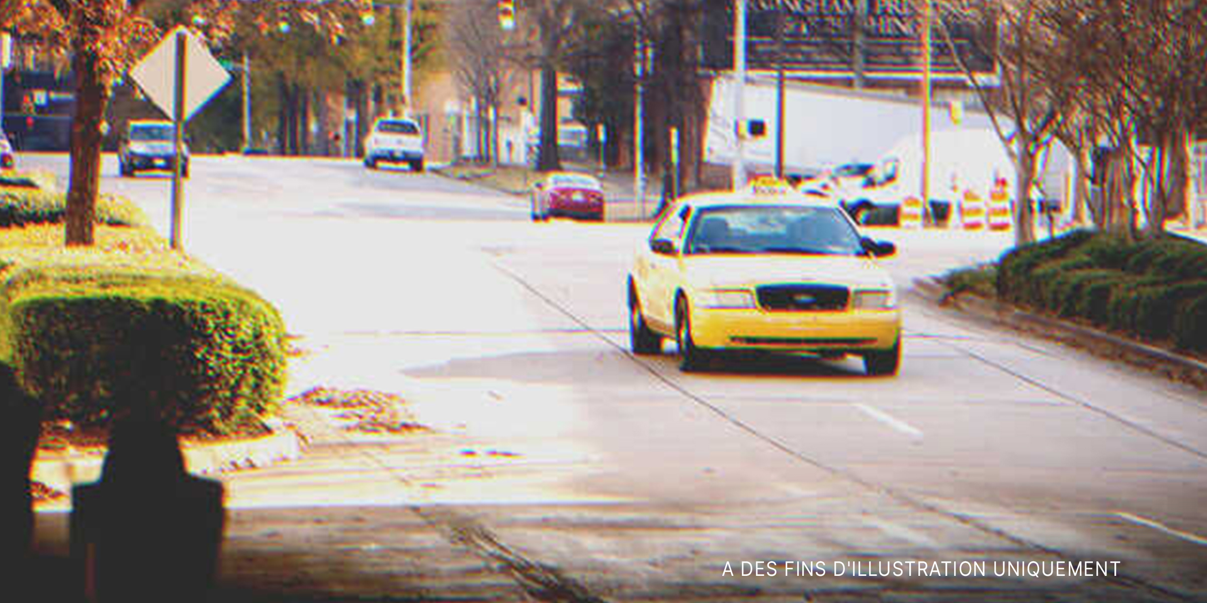 Un taxi sur la route | Source : Shutterstock