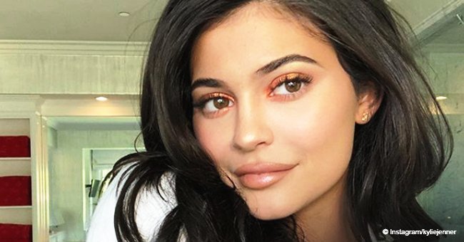 Kylie Jenner looks like a mermaid, flaunting her post-baby curves in blue bathing suit