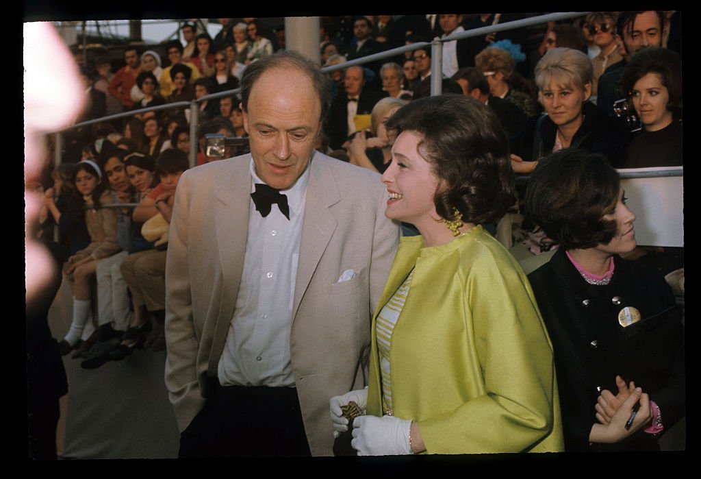 Patricia Neal y su esposo Roald Dahl en abril de 1969. | Foto: Getty Images