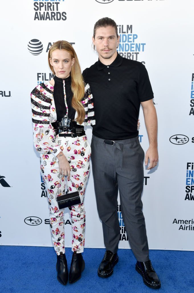 Riley Keough and Ben Smith-Peterson attend the 2019 Film Independent Spirit Awards | Photo: Getty Images
