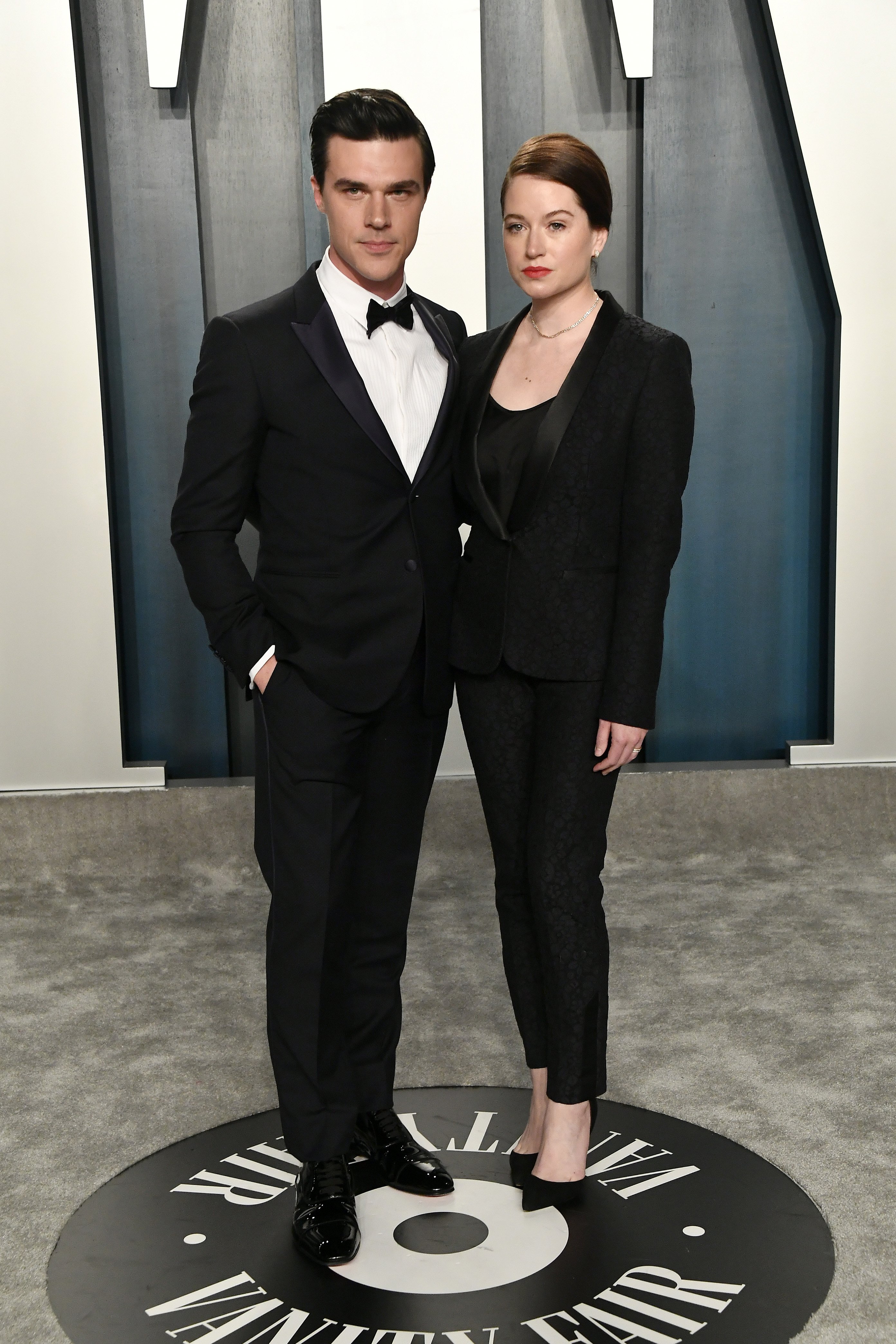 Finn Wittrock and Sarah Roberts at the 2020 Vanity Fair Oscar | Source: Getty Images 