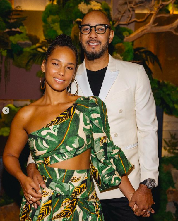 Alicia Keys and Swizz Beatz posing for a picture posted on August 5, 2023 | Source: Instagram/aliciakeys