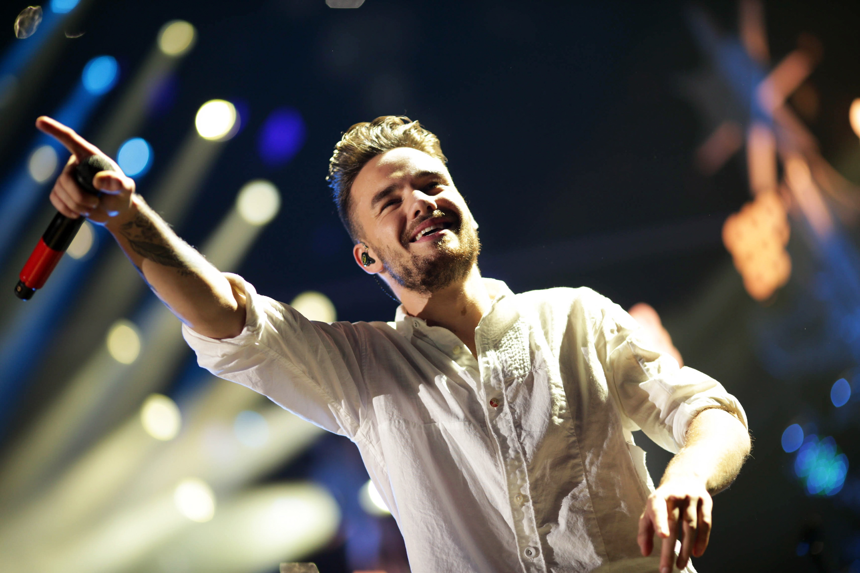 Liam Payne of music group One Direction performs onstage in Los Angeles, California, on December 4, 2015 | Source: Getty Images