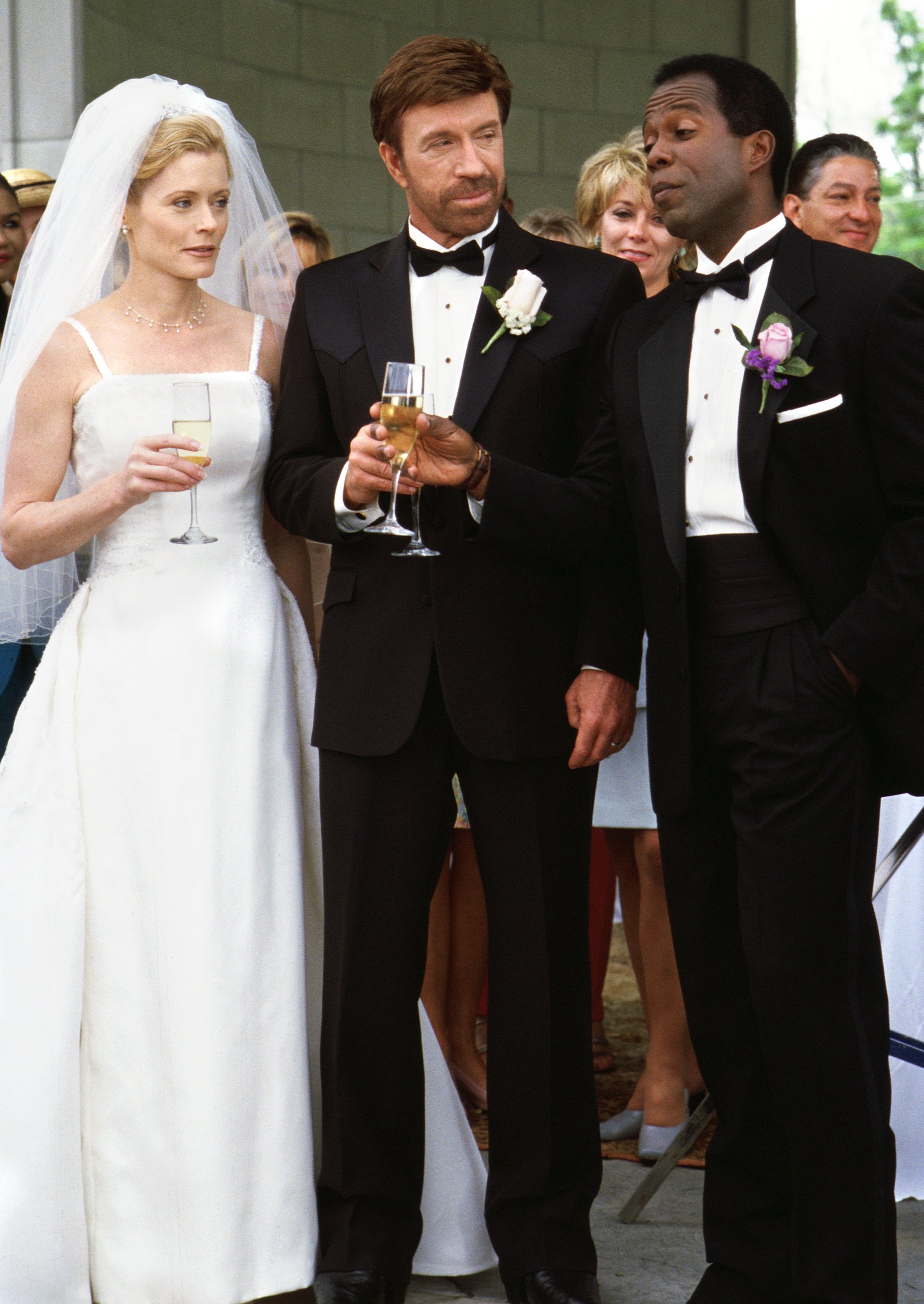 Sherre J. Wilson Yrd.  DA Alex Cahill, Chuck Norris, Cordell rolünde "Kordon" Walker, Clarence Gilyard James olarak "Jimmy" Trivette "Düğün çanları".  13 Nisan 2000 tarihli görüntü |  Kaynak: Getty Images 