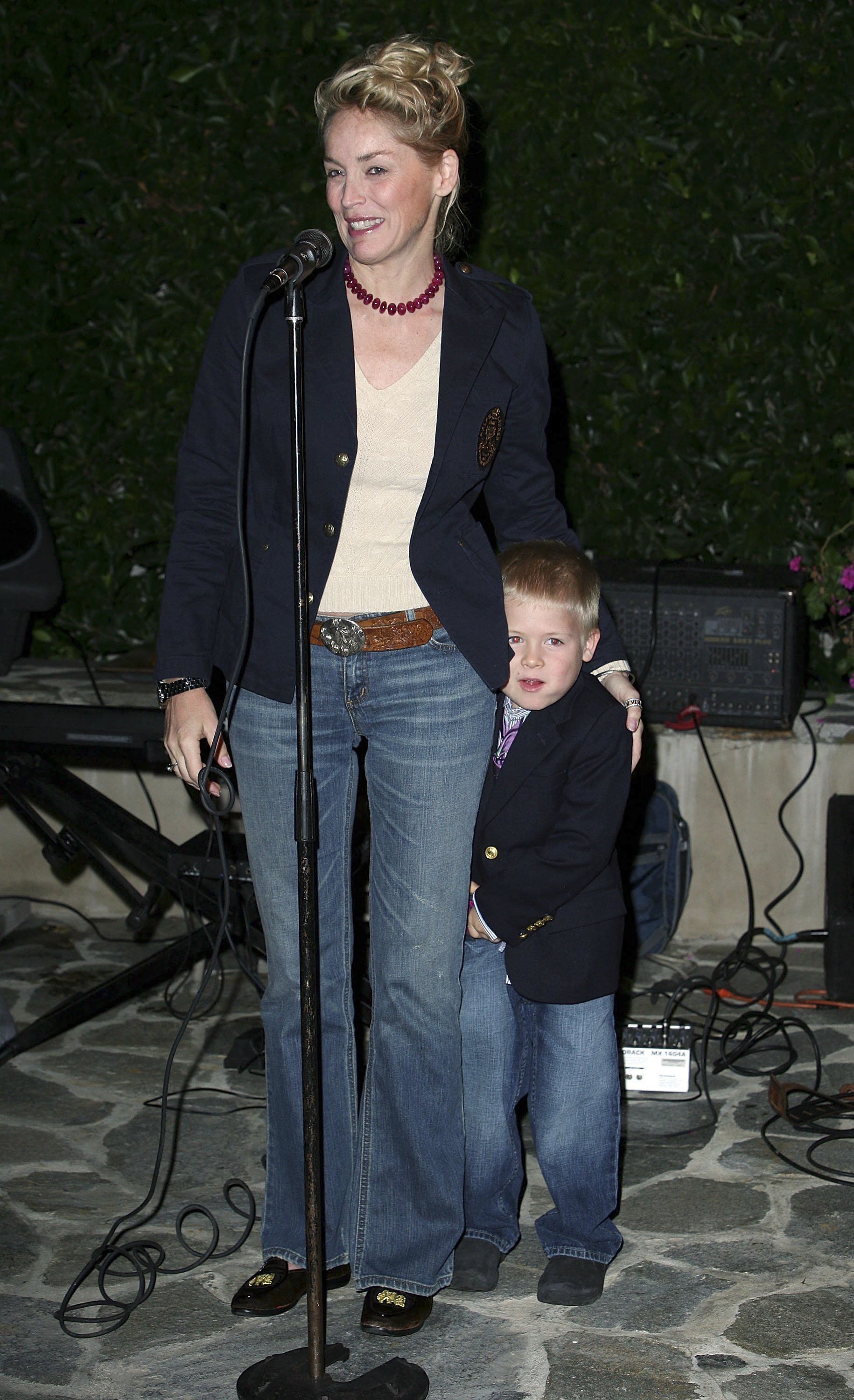 Sharon Stone and Roan Bronstein at The Rhoda Goetz Foundations for Multiple Sclerosis wine tasting fundraiser on November 4, 2006, in Los Angeles, California. | Source: Chad Buchanan/Getty Images