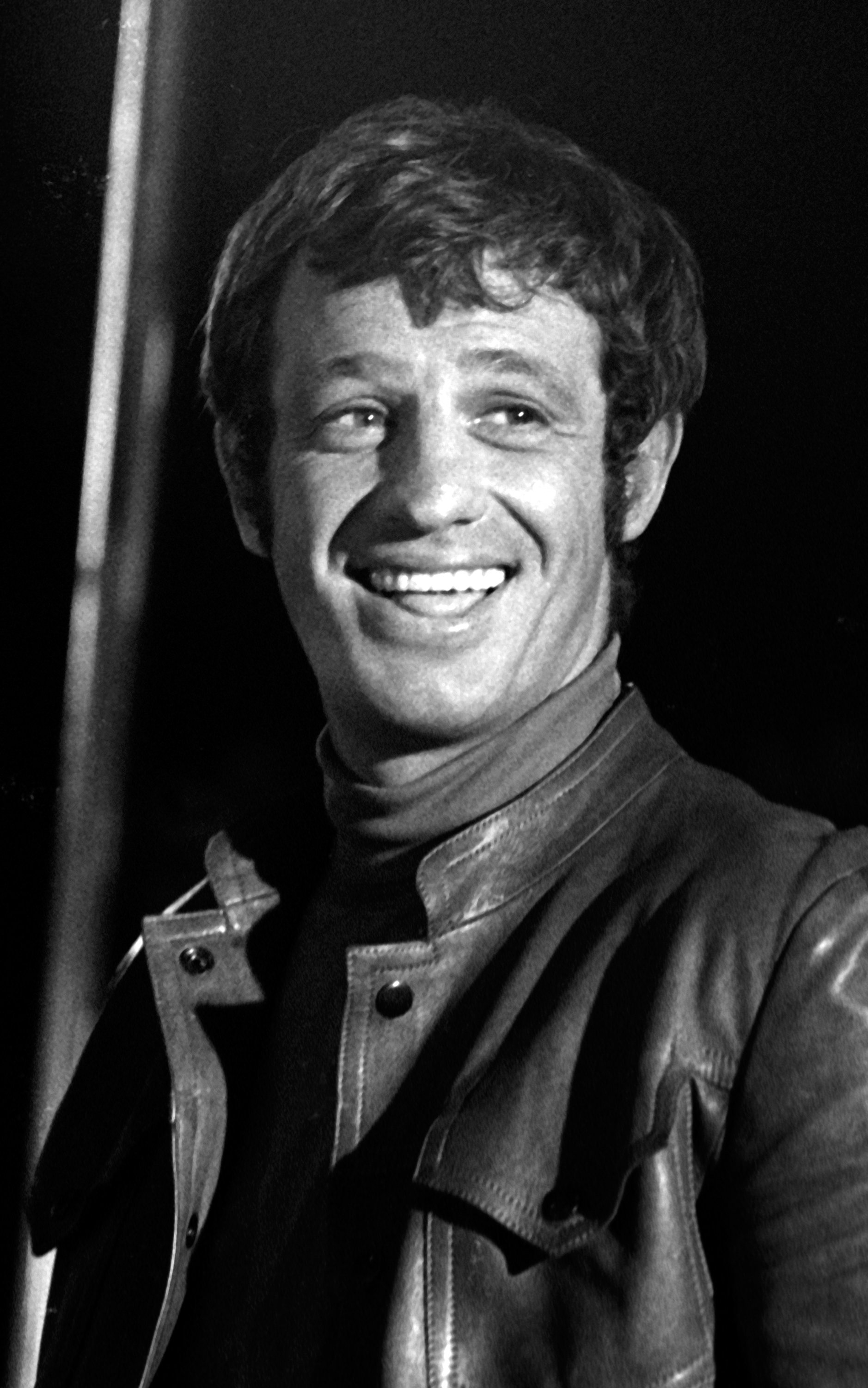 L'acteur Jean-Paul Belmondo aperçu sur le tournage du film "Le cerveau" le 28 août 1968 à Paris, France. | Photo : Getty Images