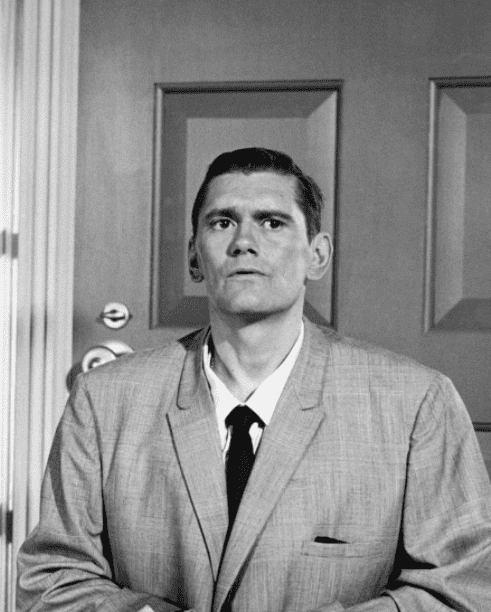 Dick York starring as Darrin Stephens during Season 5 of the television sitcom "Bewitched" aired on August 12, 1968 | Photo: Getty Images