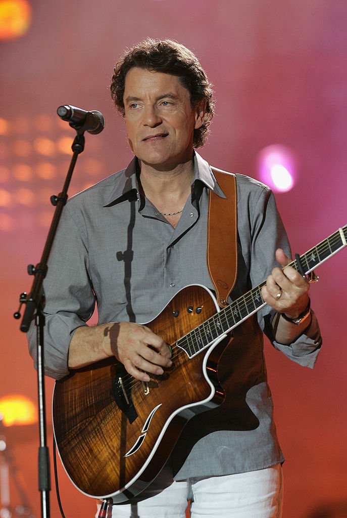 Francis Cabrel sur scène.| Photo : Getty Images Francis Cabrel sur scène.| Photo : Getty Images