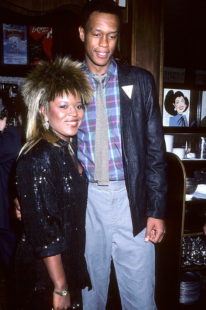  Alaina Reed and Kevin Peter Hall attend the Pre-Dinner Party for the "Broadway Applauds Lincoln Center" Gala on April 13, 1986 at Sardi's Restaurant in New York City | Photo: Getty Images