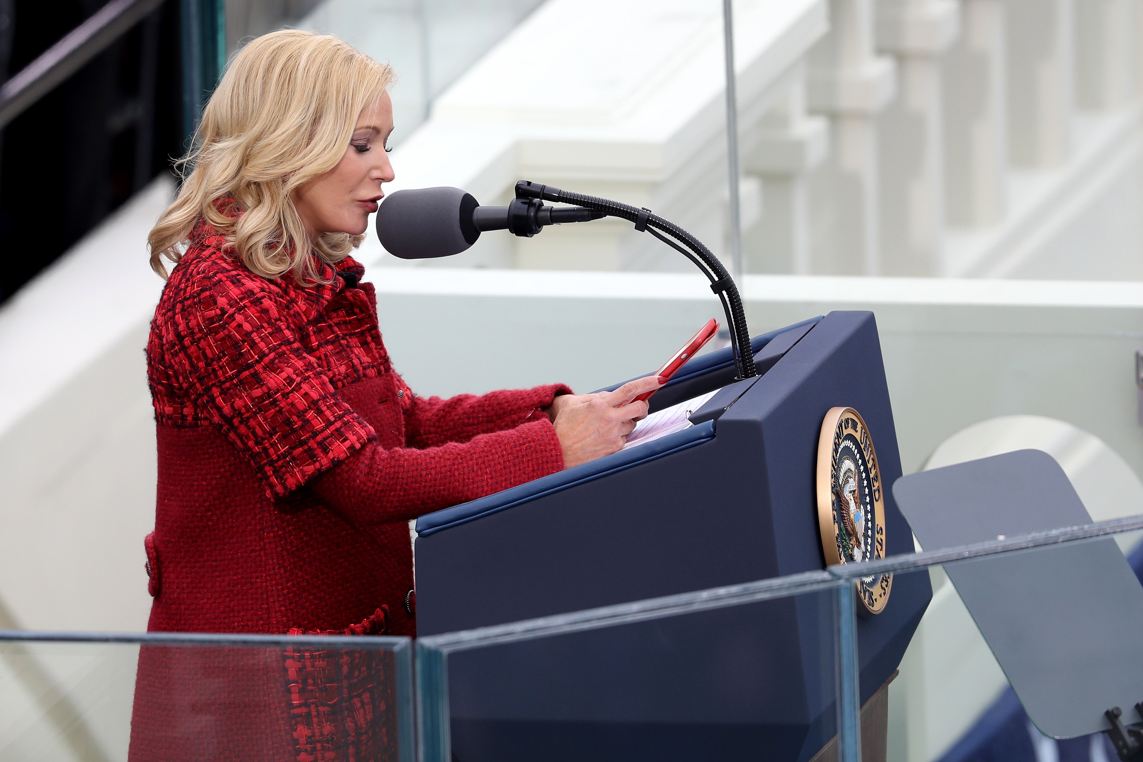 Pastor Paula White-Cain speaks on the West Front of the U.S. Capitol on January 20, 2017 in Washington, DC. | Photo: Getty Images