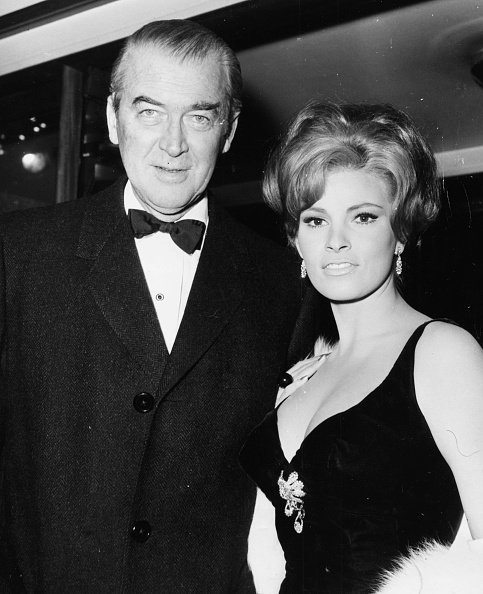  Raquel Welch and James Stewart at the premiere of the film 'The Flight of the Phoenix' on January 21st 1966 | Photo: Getty Images