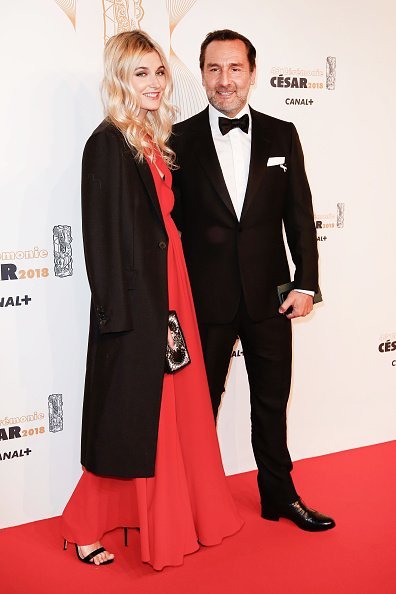  Gilles Lelouche et Alizee Guinochet arrivent aux César du cinéma 2018 à la Salle Pleyel du Fouquet à Paris, France. | Photo : Getty Images