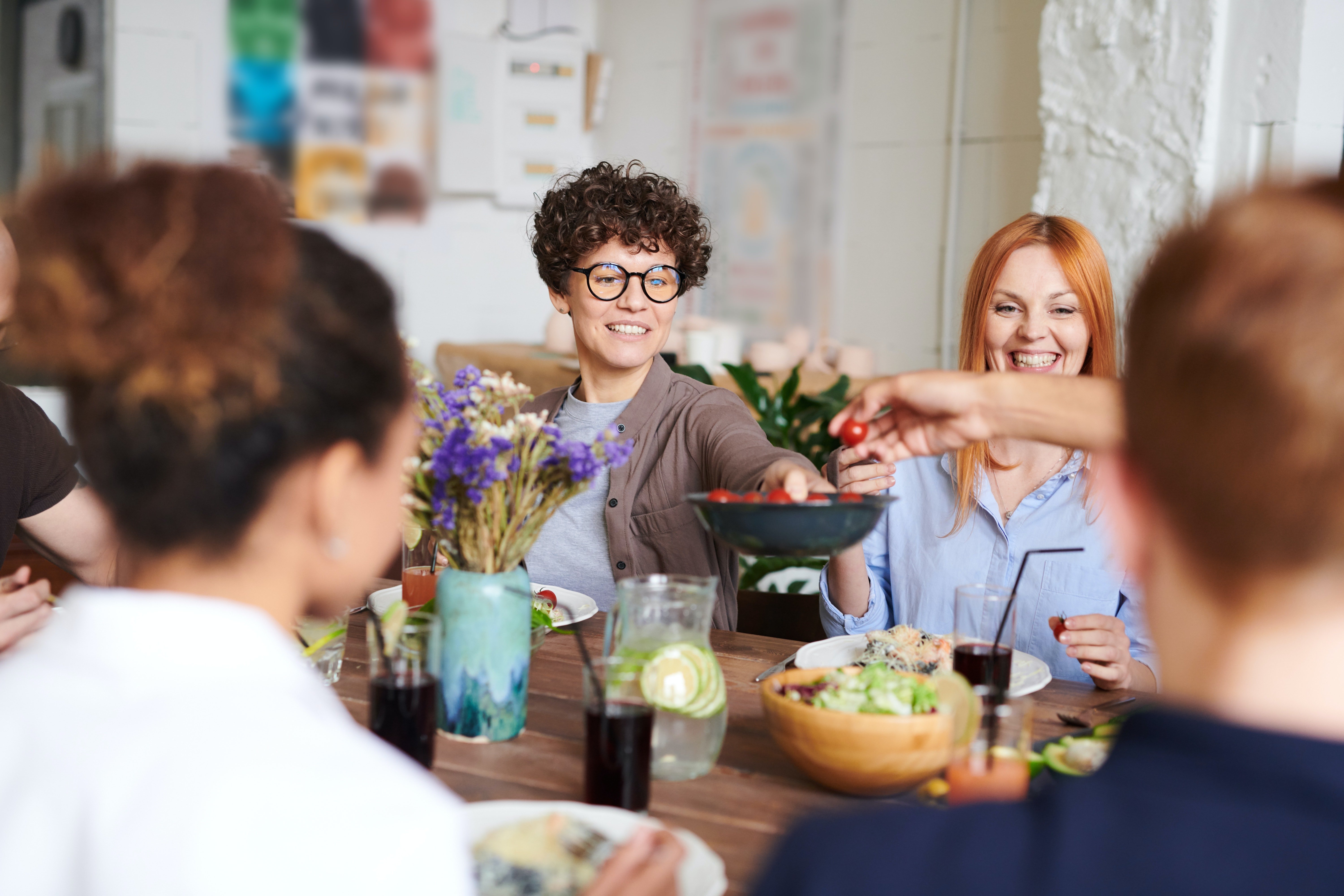 Una comida familiar. | Foto: Pexels