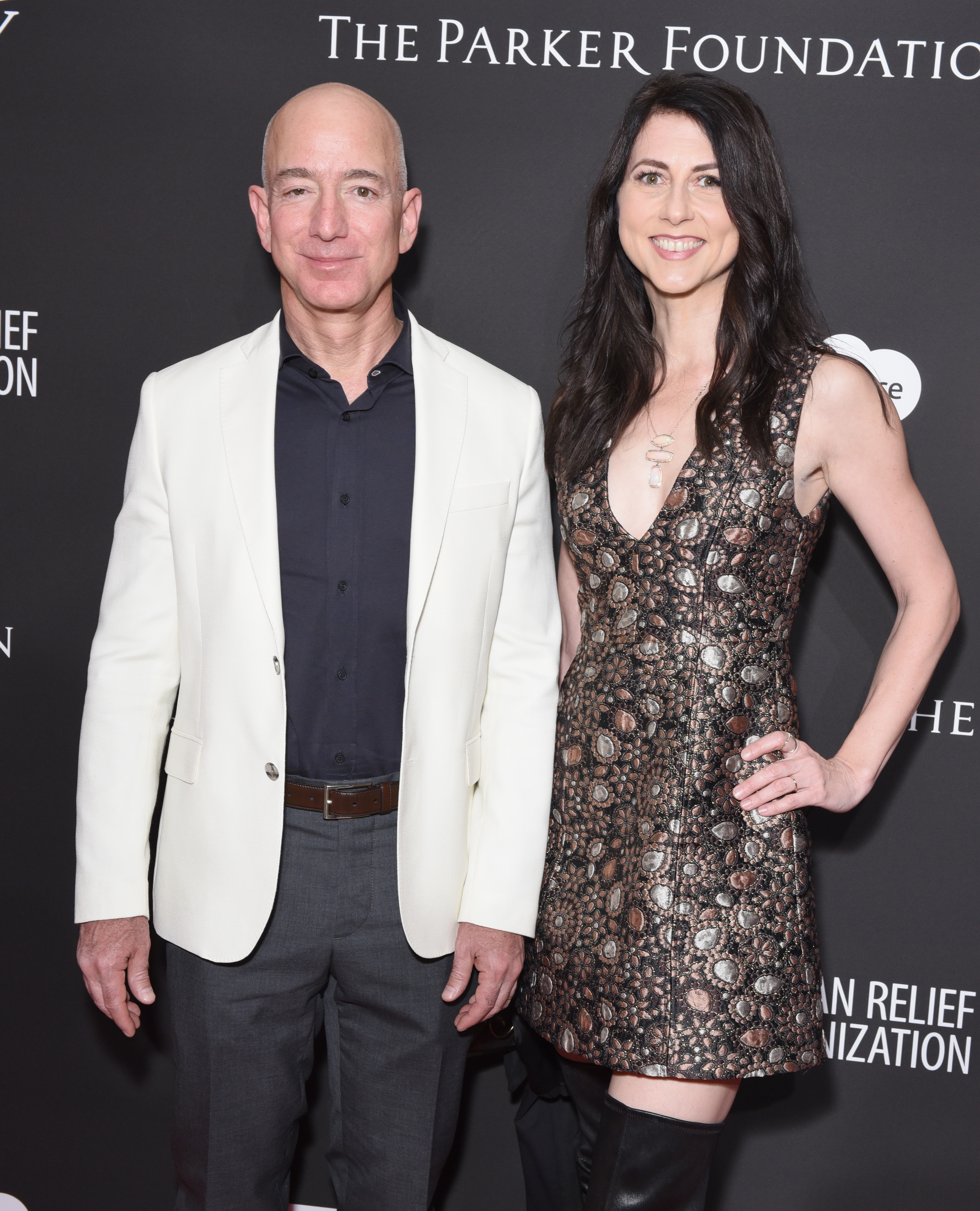 Jeff Bezos and MacKenzie Scott attend the 7th Annual Sean Penn & Friends HAITI RISING Gala on January 6, 2018, in Hollywood, California. | Source: Getty Images