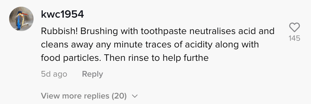 Netizens respond to a dentist who claims people should brush their teeth before eating breakfast | Photo: TikTok/annapetersondental