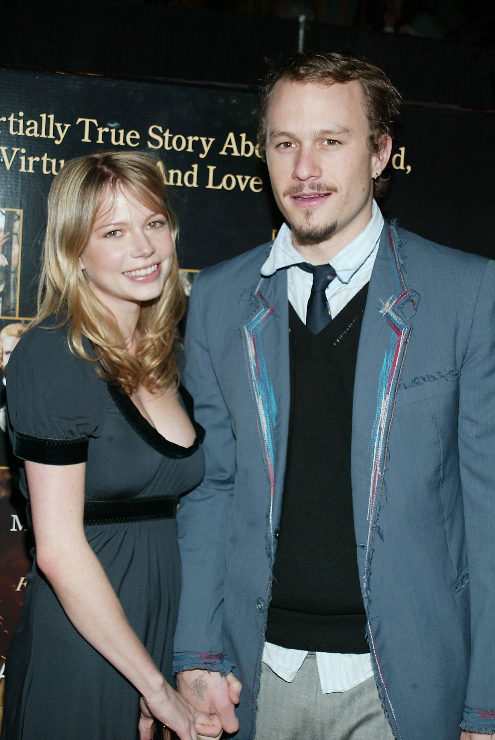 Michelle Williams and Heath Ledger during the premiere of "Casanova" on December 11, 2005 ┃Source: Getty Images