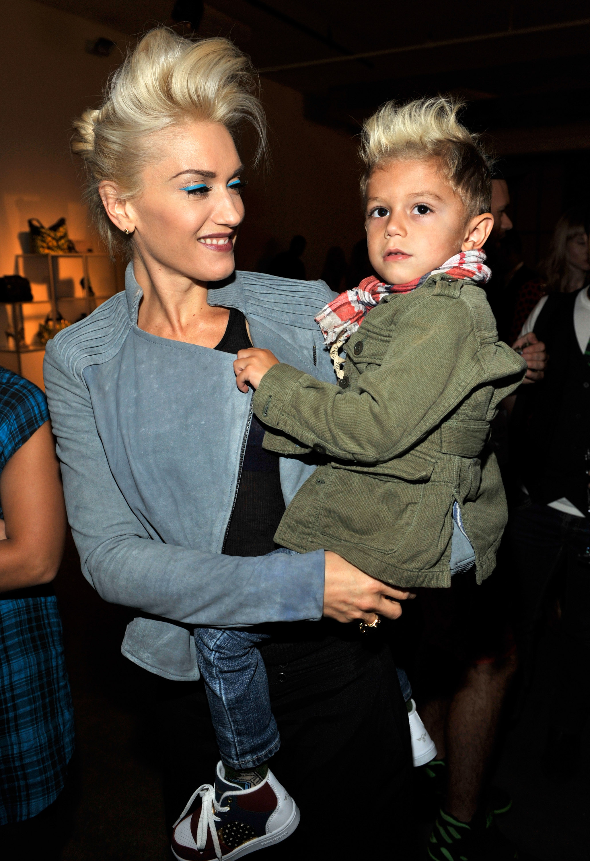 Gwen Stefani and her son Kingston Rossdale backstage at the L.A.M.B Fashion Presentation at the MAC and Milk Studio on September 10, 2009 in New York City | Source: Getty Images