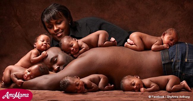 Family with sextuplets recreate their beloved portrait after 6 years