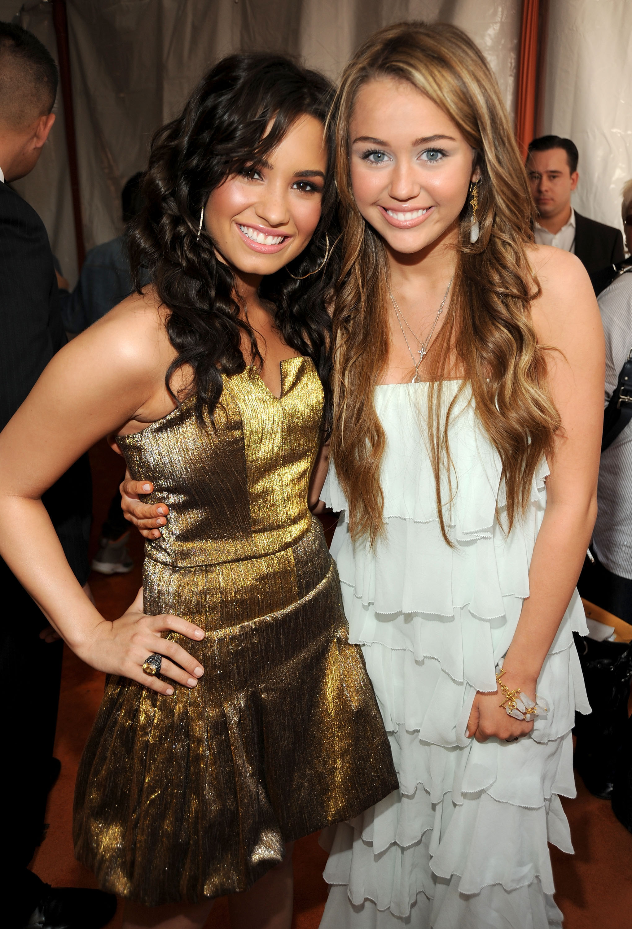 Demi Lovato and Miley Cyrus on March 28, 2009 | Source: Getty Images