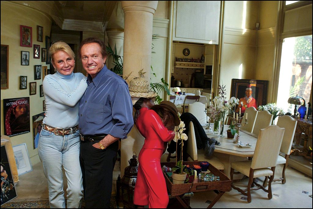 Frank Alamo avec sa petite amie Claudy à Paris, France, le 14 février 2003. | Photo : Getty Images