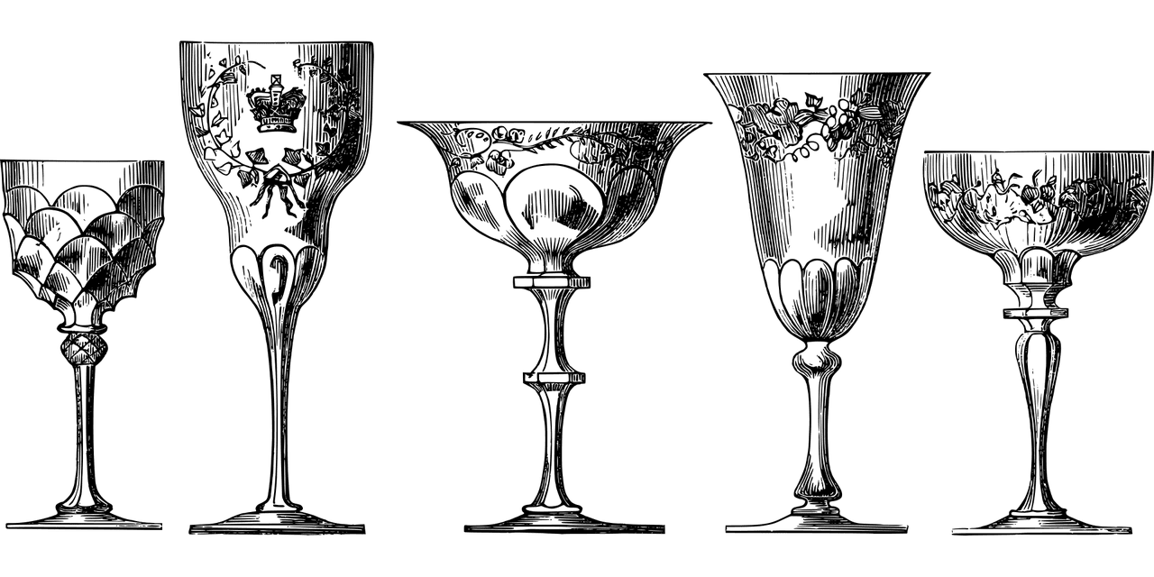 Everyone raised the wine goblets several nights that night! | Photo: Pixabay/Gordon Johnson 